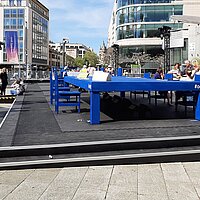 Stadtsynodalrat "deckt" den großen blauen Tisch